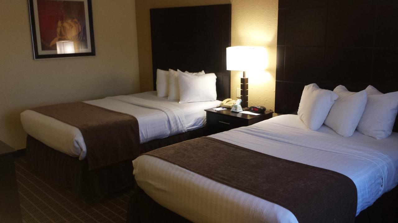Quality Inn & Suites Morgantown - University Area Buitenkant foto