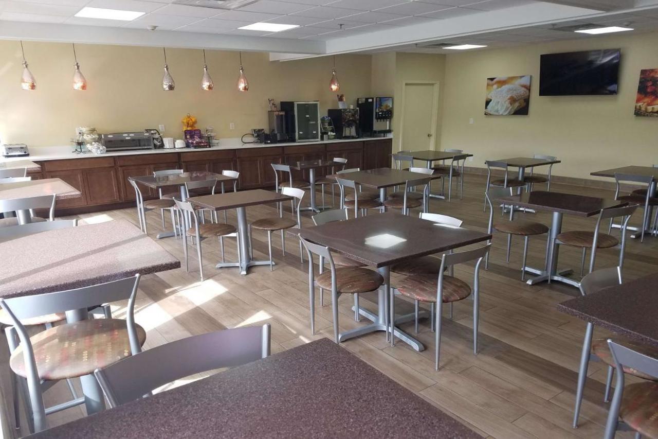 Quality Inn & Suites Morgantown - University Area Buitenkant foto